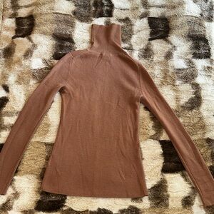 100% Merino Wool Ribbed Turtleneck Sweater